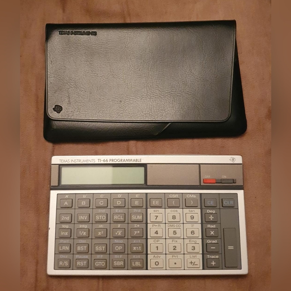 Texas Instruments TI-66 Programmable Electronic Calculator with case (working)